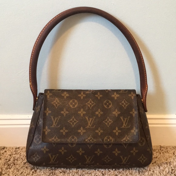 Louis Vuitton Handbags - LV LOOPING BAG